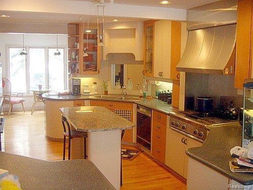 41700 West 9 Mile Road Novi, MI 48375 - Photo 11 of 18 KICTH W GRANITE ISLAND & CORIAN