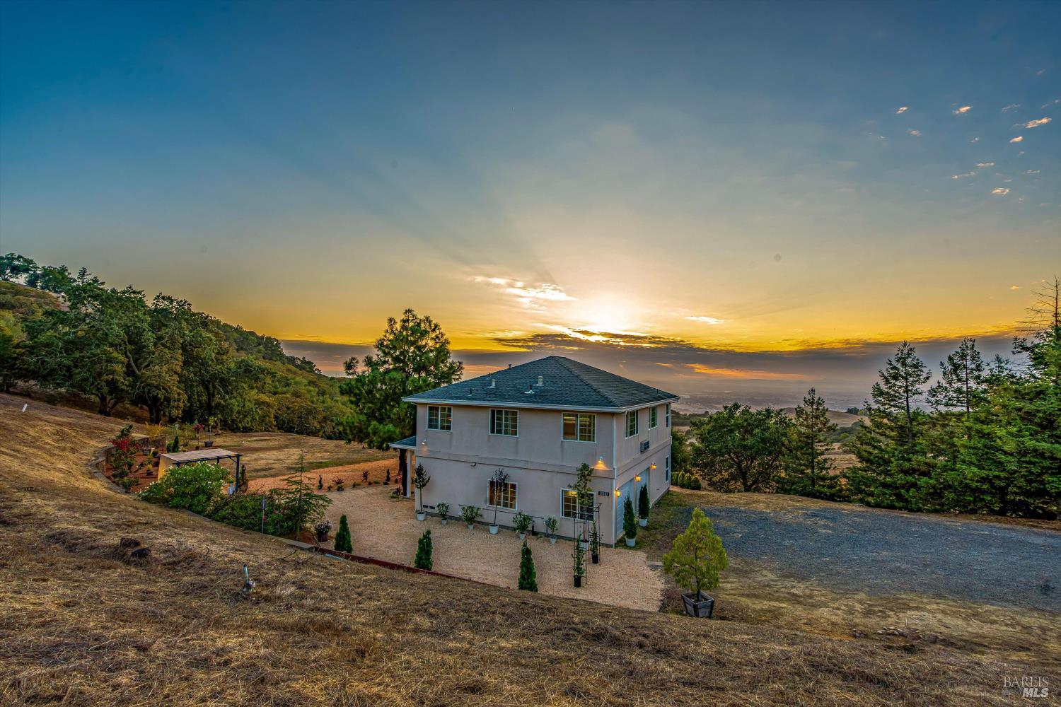 6001 Lichau Road Penngrove, CA 94951 - Photo 17 of 86