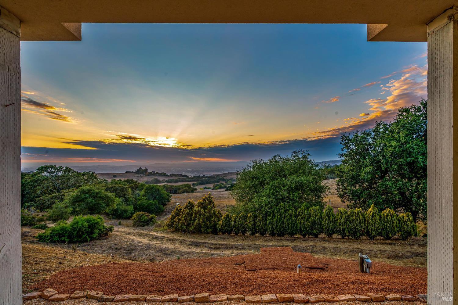 6001 Lichau Road Penngrove, CA 94951 - Photo 5 of 86