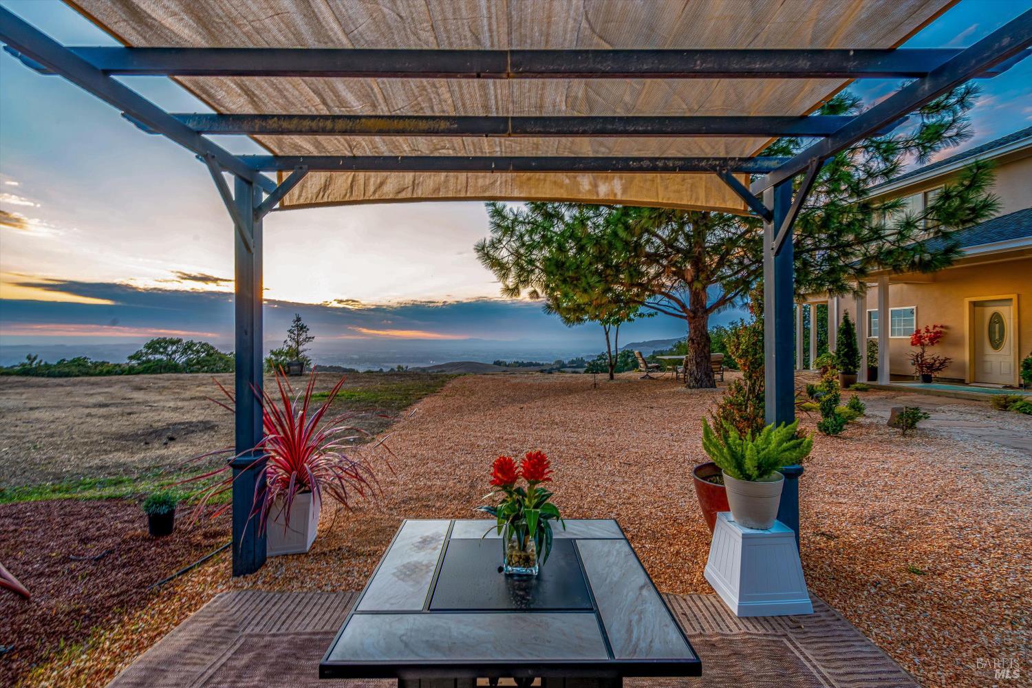 6001 Lichau Road Penngrove, CA 94951 - Photo 6 of 86