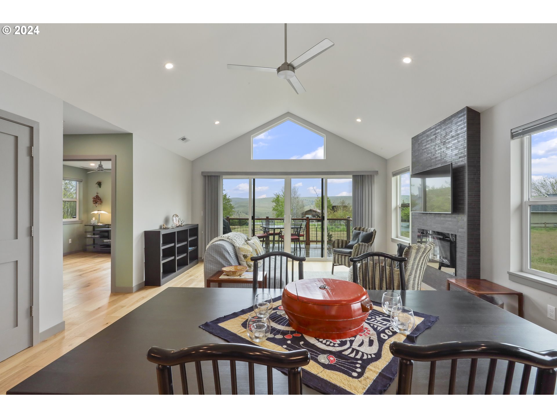 1513 Fish Tail Road Maupin, OR 97037 - Photo 11 of 39 Living Room/Dining Room