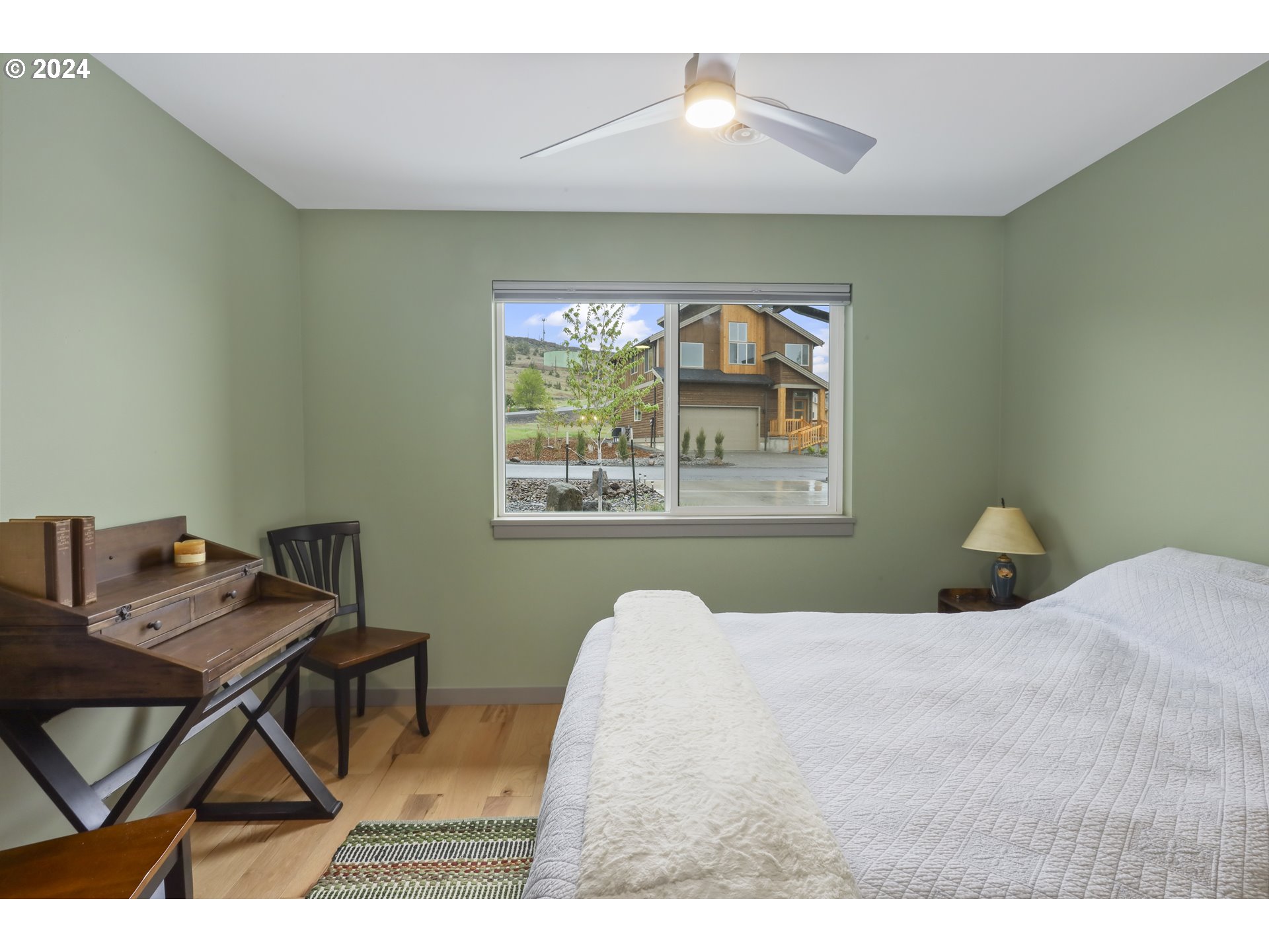 1513 Fish Tail Road Maupin, OR 97037 - Photo 16 of 39 Bedroom