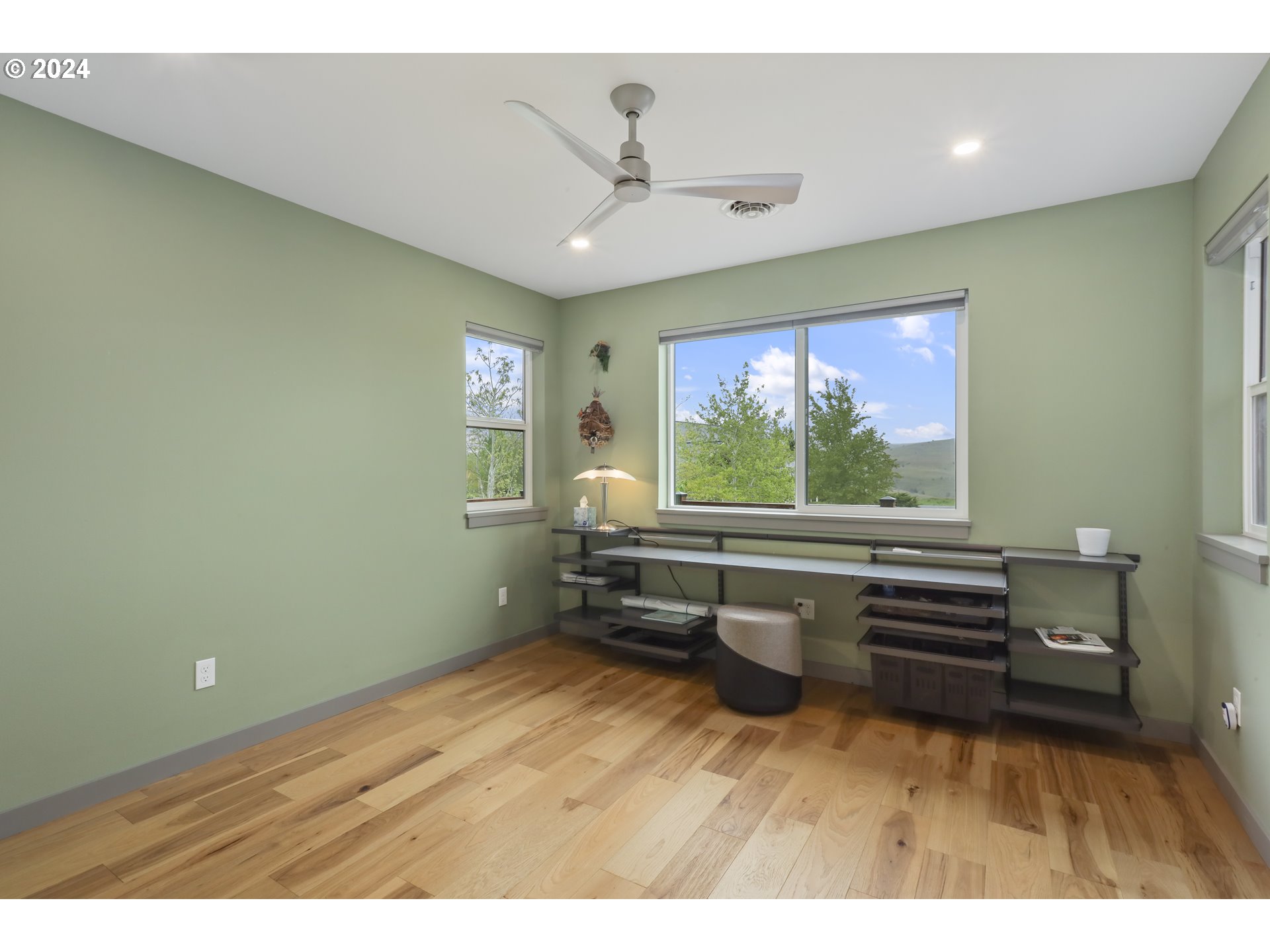 1513 Fish Tail Road Maupin, OR 97037 - Photo 18 of 39 Bedroom