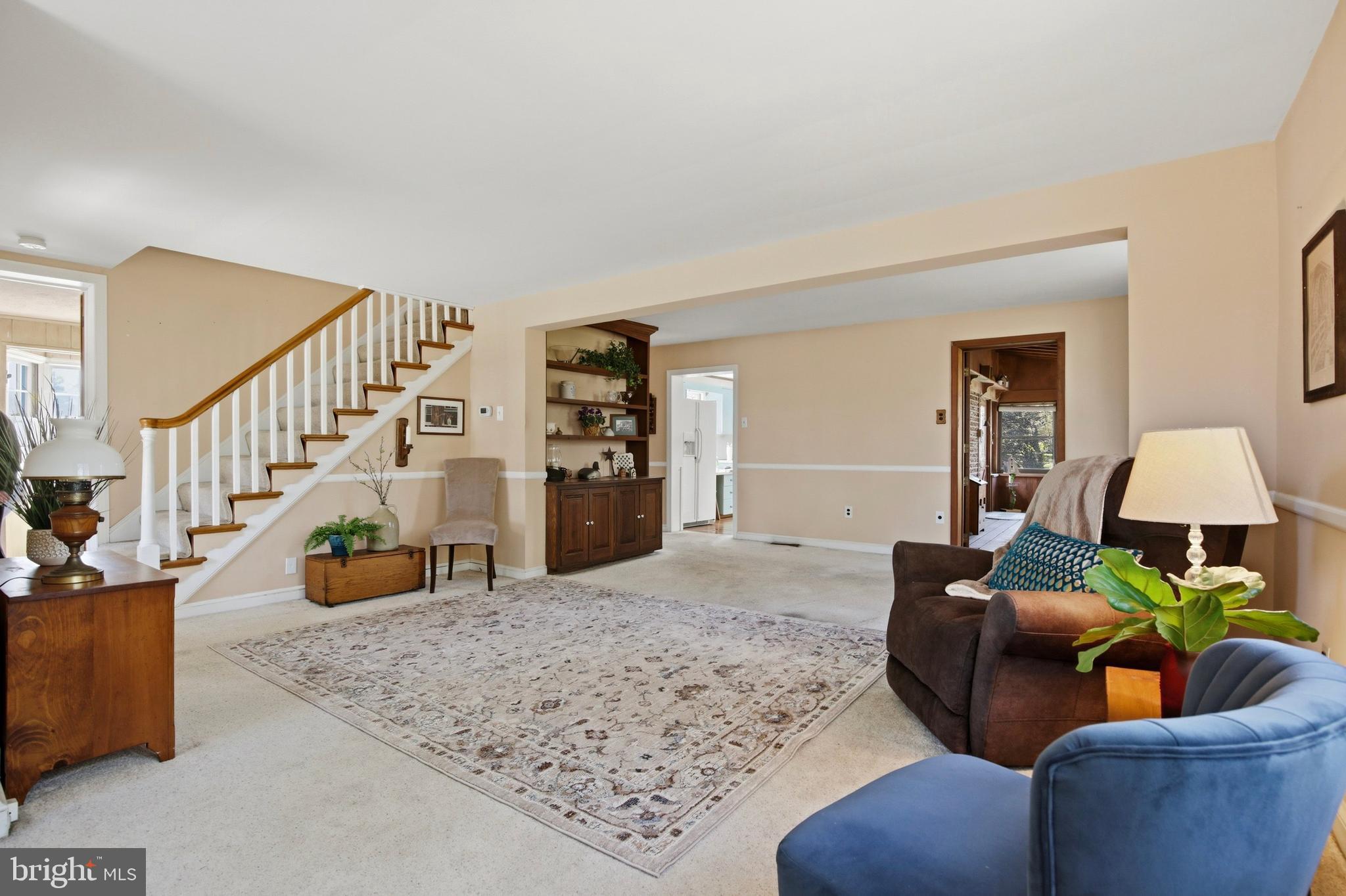 2240 Pioneer Road Hatboro, PA 19040 - Photo 5 of 28 Large Living Room