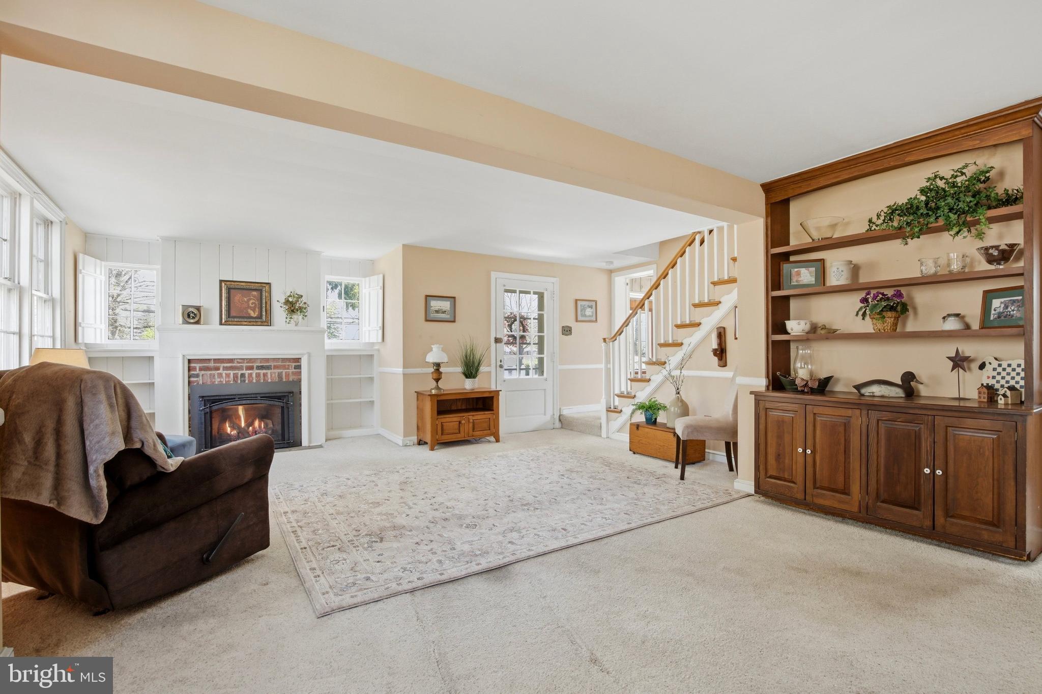 2240 Pioneer Road Hatboro, PA 19040 - Photo 7 of 28 Living Room
