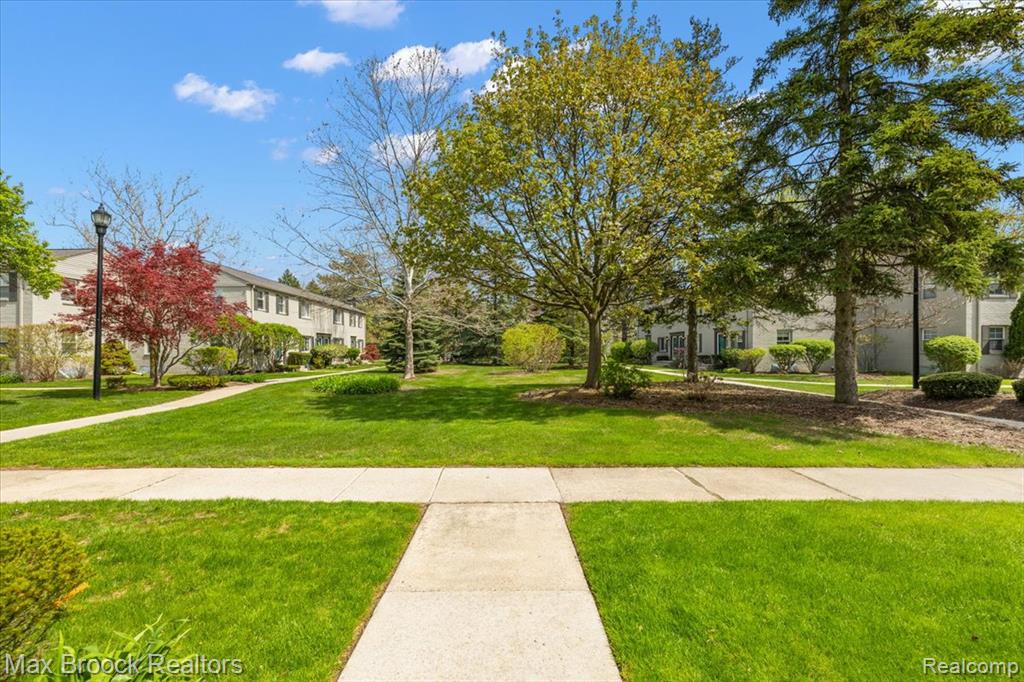 1652 Graefield Road Birmingham, MI 48009 - Photo 32 of 35