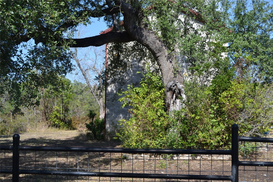 8409 Appaloosa Run Austin, TX 78737 - Photo 31 of 40