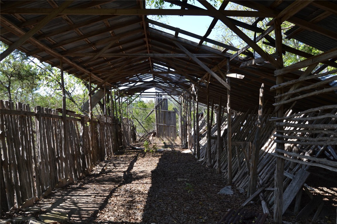 8409 Appaloosa Run Austin, TX 78737 - Photo 33 of 40 a view of an empty room