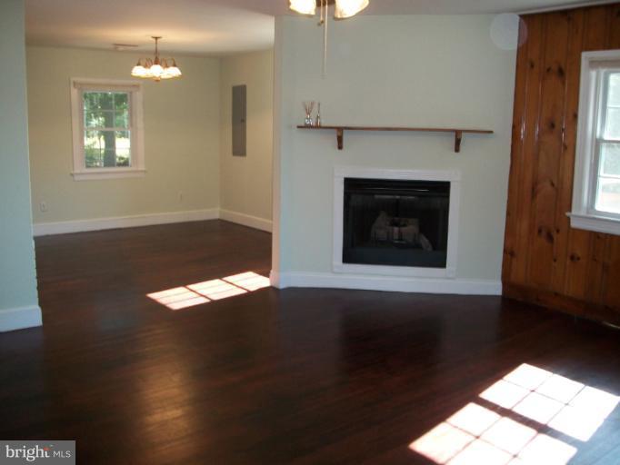 4907 Courthouse Road Spotsylvania, VA 22551 - Photo 8 of 26 Living Room