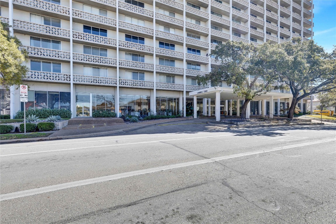 1801 Lavaca Street, Unit 5D Austin, TX 78701 - Photo 18 of 26 a building with view of street