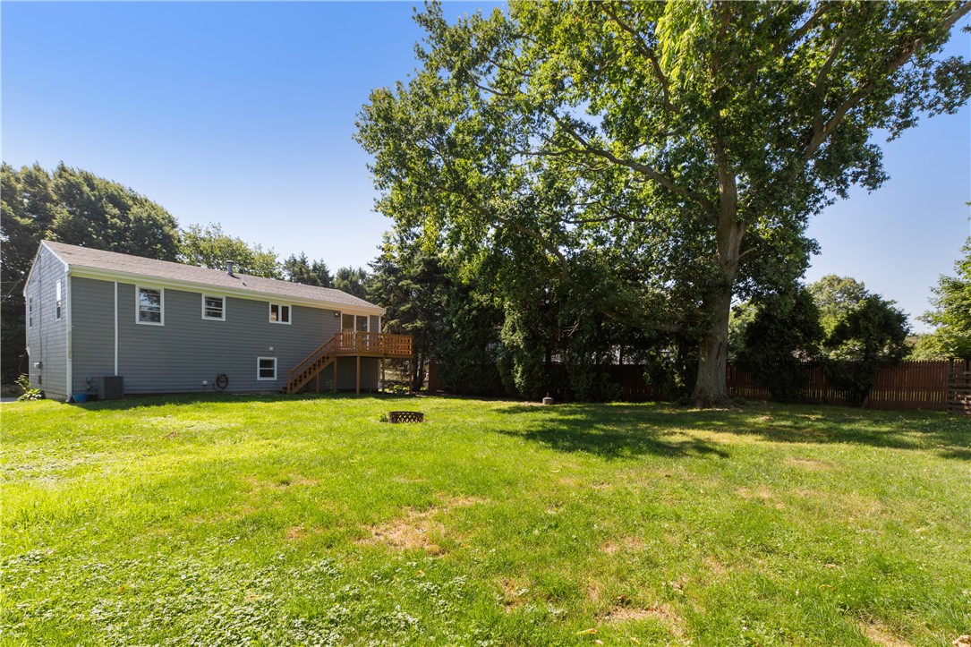 94 Ridgewood Road Middletown, RI 02842 - Photo 29 of 31