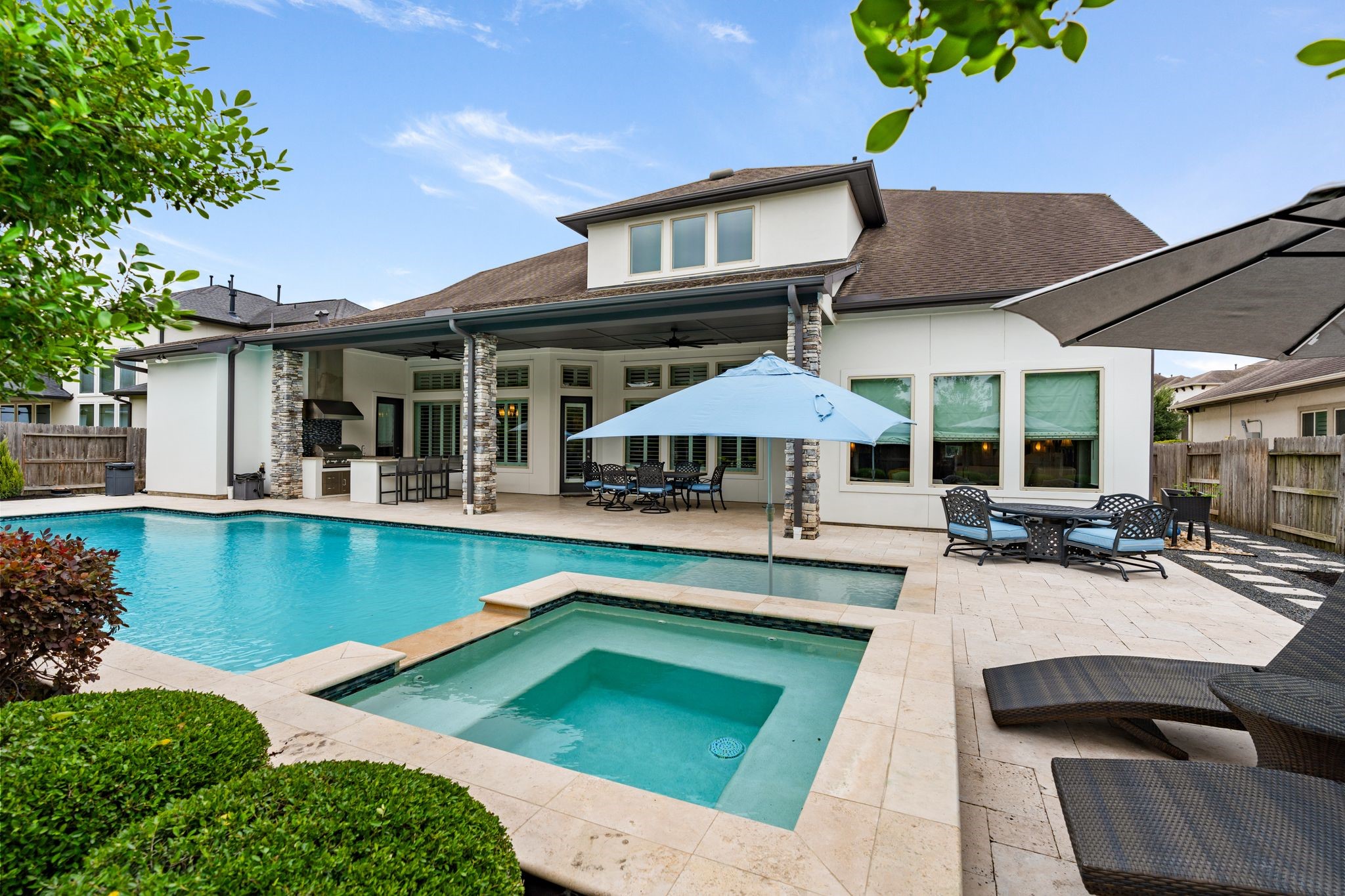 2926 Fairmont Ridge Lane Katy, TX 77494 - Photo 46 of 49 a view of a house with swimming pool and sitting area