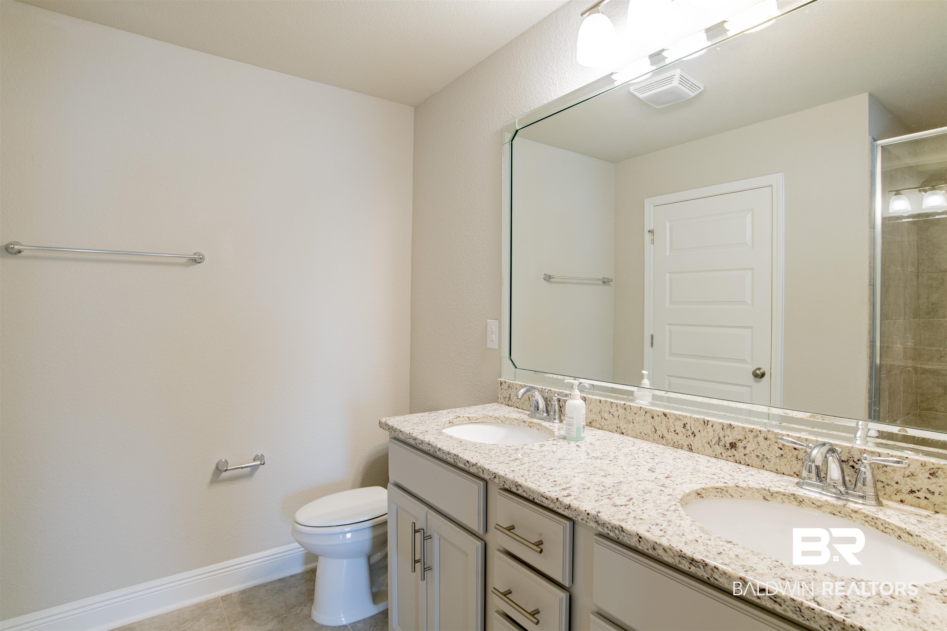 23921 Cottage Loop Orange Beach, AL 36561 - Photo 12 of 26 Ensuite