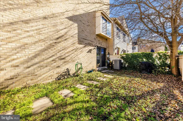 $358,000 | 9989 Ridgeline Drive, Montgomery Village, MD 20886