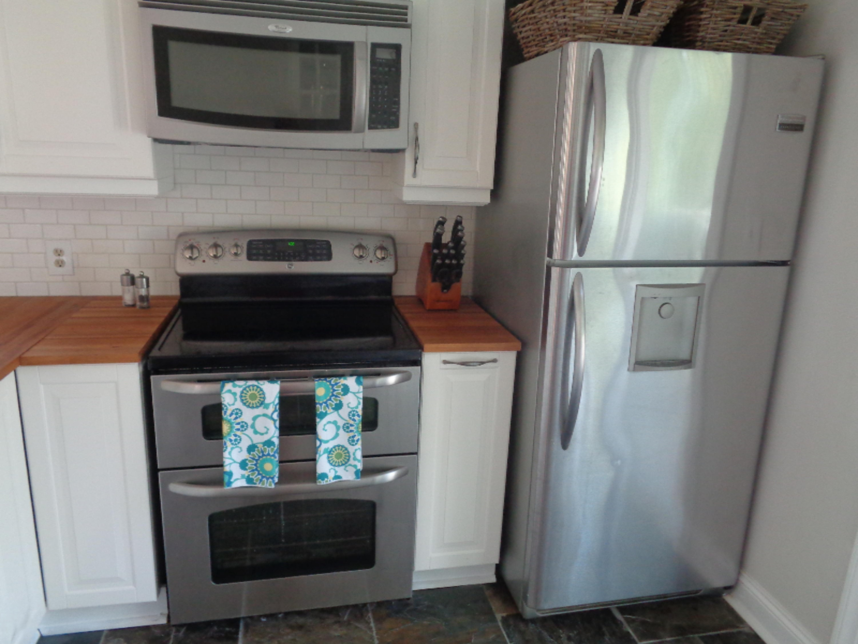 8755 Highland Road Watervliet, MI 49098 - Photo 18 of 34 High end appliances/w double oven
