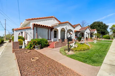$1,375,000 | 803-811 East 5th Street, Benicia, CA 94510