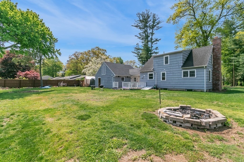 63 Ridgeview Terrace Westfield, MA 01085 - Photo 4 of 28 Gallery Image 4