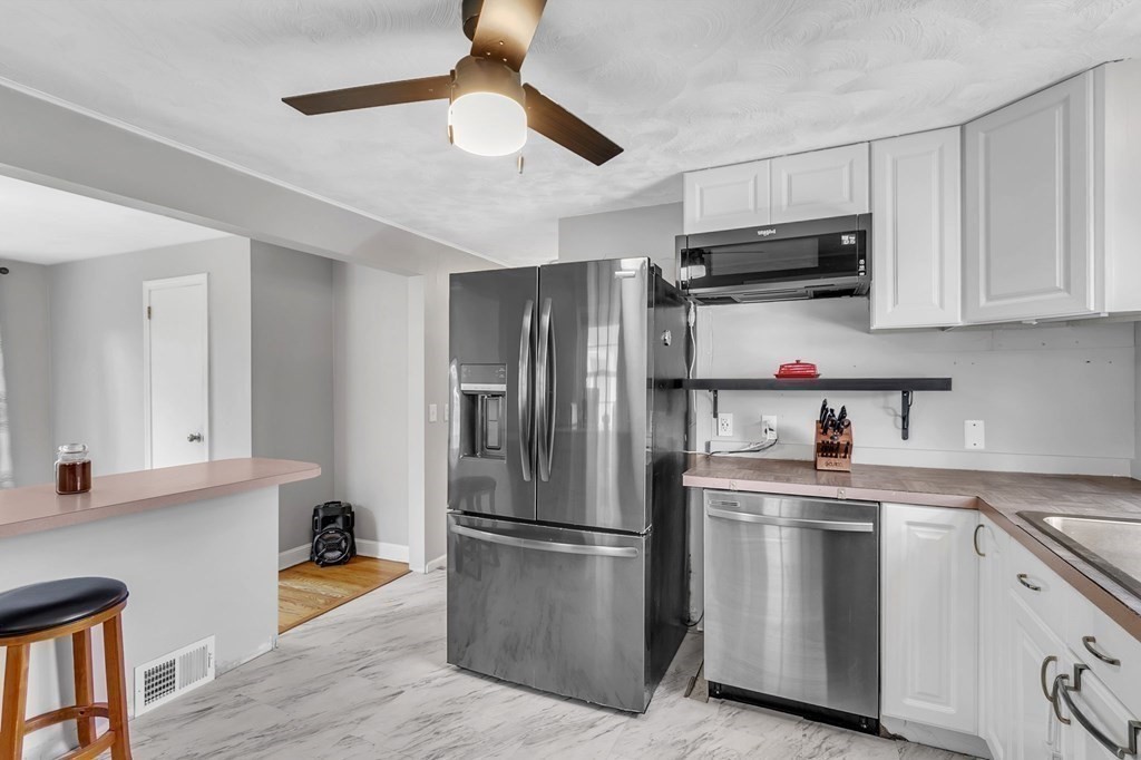 63 Ridgeview Terrace Westfield, MA 01085 - Photo 10 of 28 Gallery Image 10