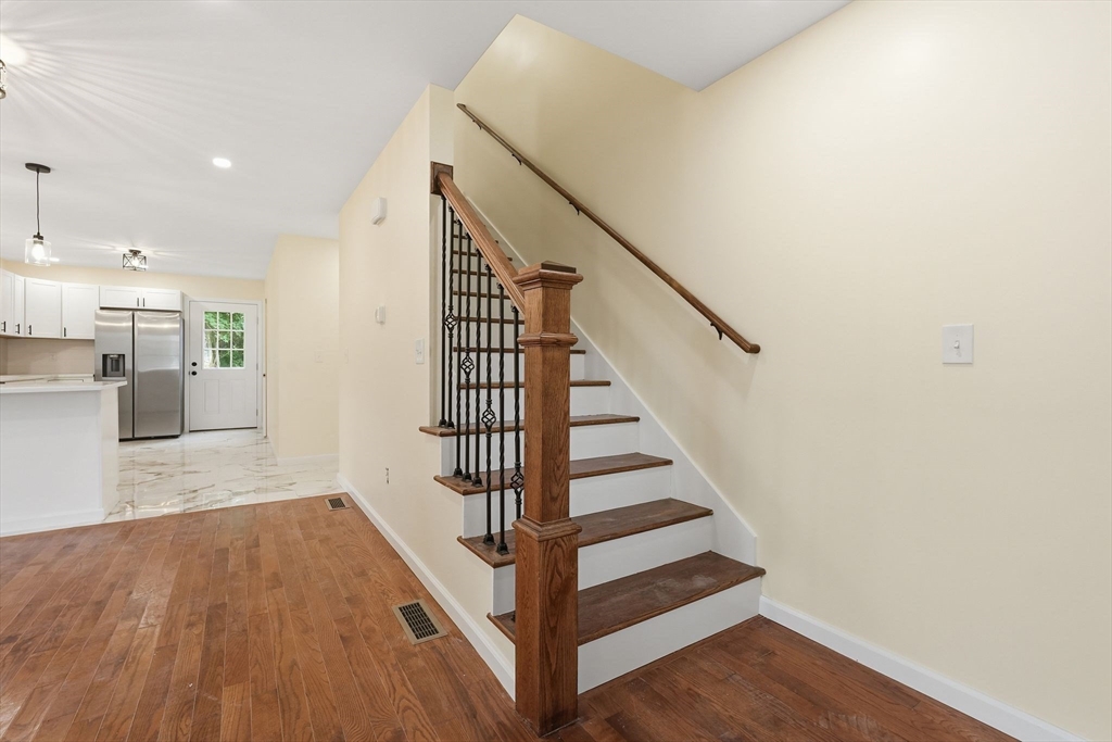 44-42 Gilbert Avenue Springfield, MA 01119 - Photo 6 of 32 Gallery Image 6
