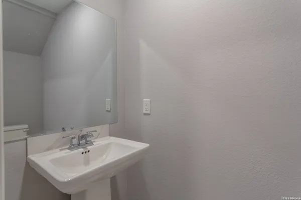 $1,500 | 315 Bundy Street, Unit 2, San Antonio, TX 78220