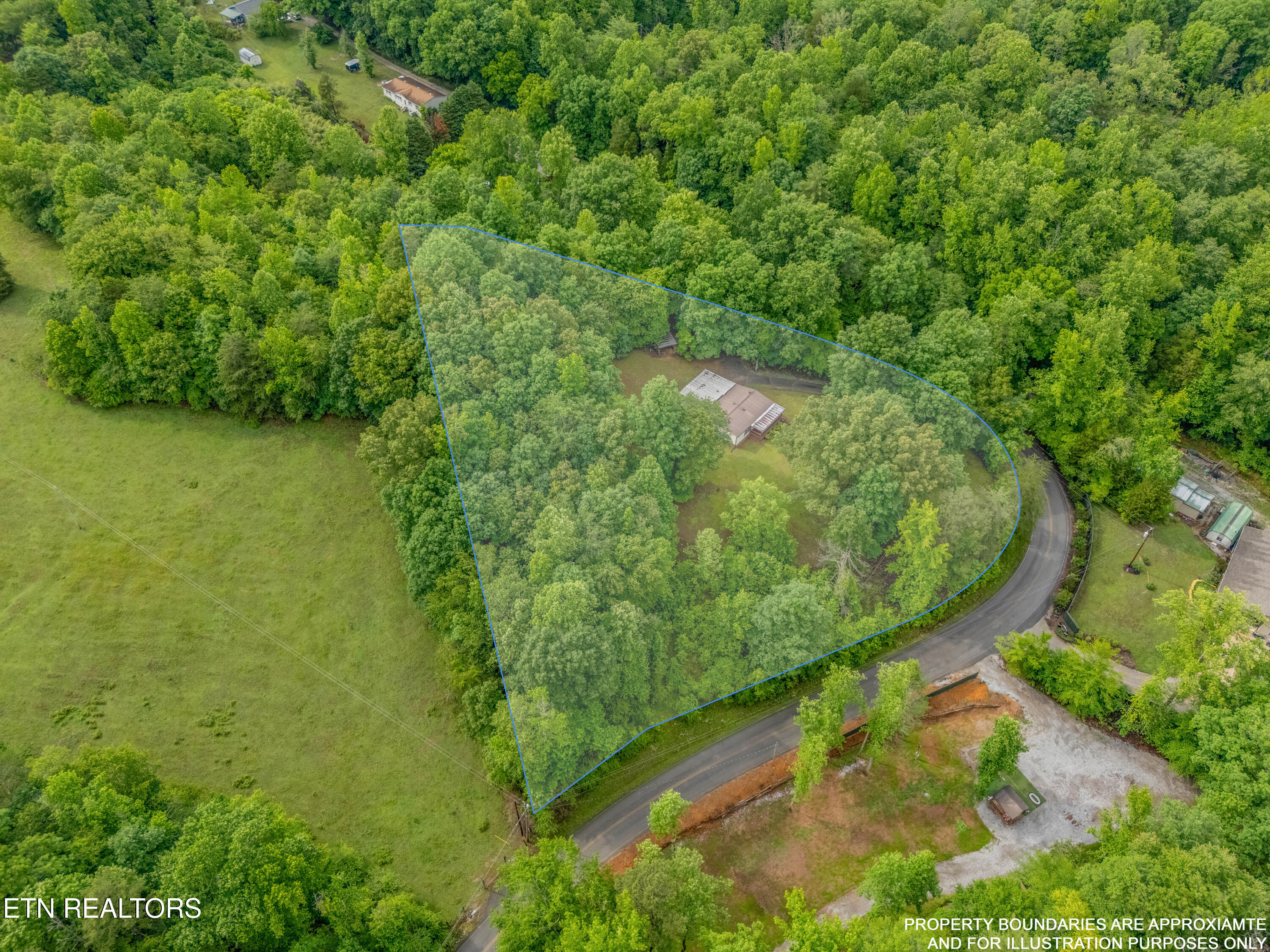 339 Bowers Road Harriman, TN 37748 - Photo 22 of 24 DJI_20260524170945_0546_D-HDR-LOT-LINES