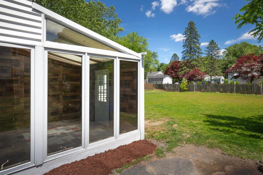 9 Gloucester Road Grafton, MA 01536 - Photo 3 of 31 Gallery Image 3