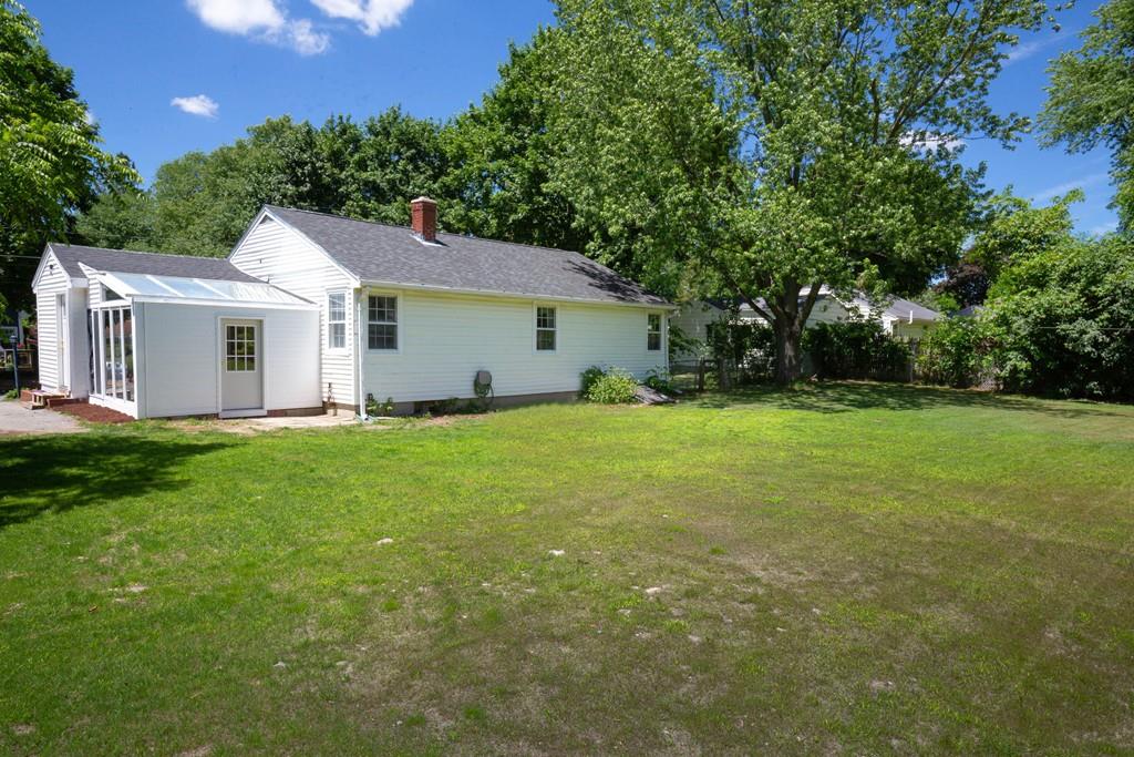 9 Gloucester Road Grafton, MA 01536 - Photo 5 of 31 Gallery Image 5