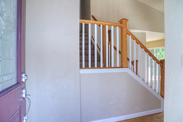 355 Live Oak Loop Central Point, OR 97502 - Photo 4 of 20 Additional Photo