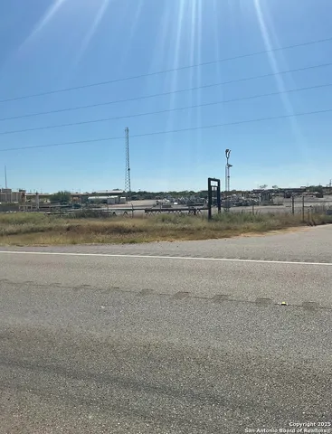 $412,000 | 60 Fm 468, Cotulla, TX 78014