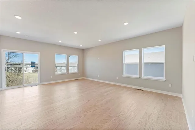 $344,468 | 1222 Southeast Windbreak Drive, Lee's Summit, MO 64081