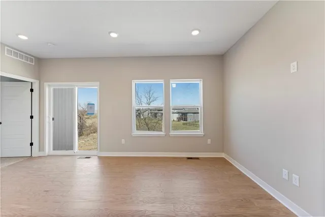 $344,468 | 1222 Southeast Windbreak Drive, Lee's Summit, MO 64081