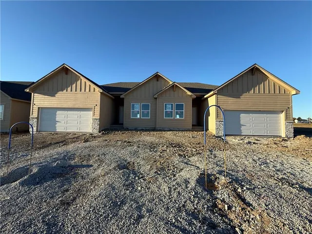 $344,468 | 1222 Southeast Windbreak Drive, Lee's Summit, MO 64081