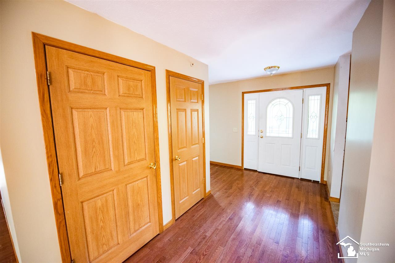 19729 Gudith Road Trenton, MI 48183 - Photo 4 of 44 Gallery Image 4