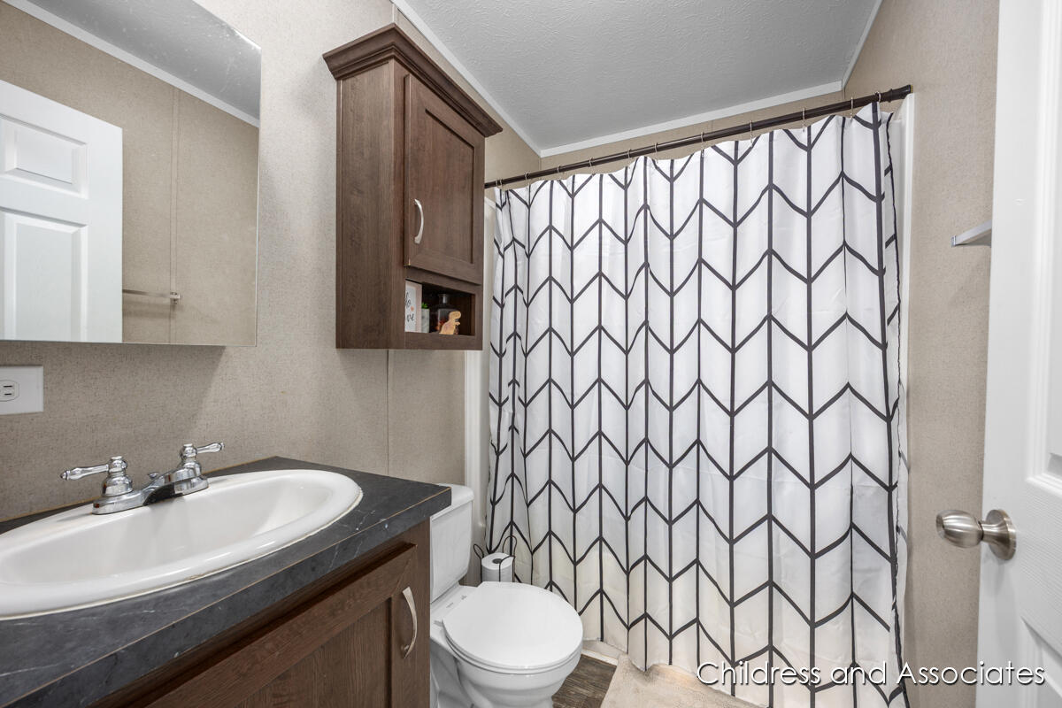 360 East Tuttle Road, Unit 6 Ionia, MI 48846 - Photo 18 of 23 IMG_1017