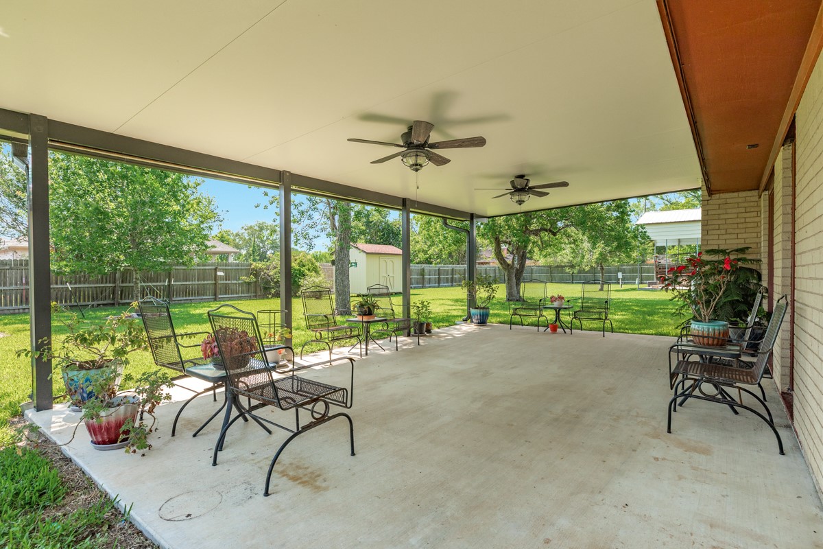 1412 Buchta Road Angleton, TX 77515 - Photo 11 of 48