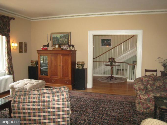 105 Charlcote Road Baltimore, MD 21218 - Photo 27 of 30 Living Room #2