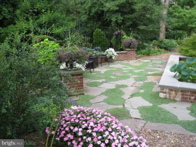 105 Charlcote Road Baltimore, MD 21218 - Photo 29 of 30 Patio