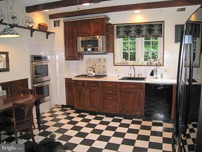 105 Charlcote Road Baltimore, MD 21218 - Photo 7 of 30 Kitchen #2