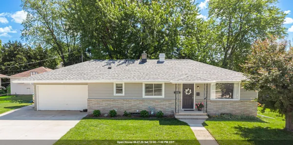 $309,500 | 2514 North Owaissa Street, Appleton, WI 54911