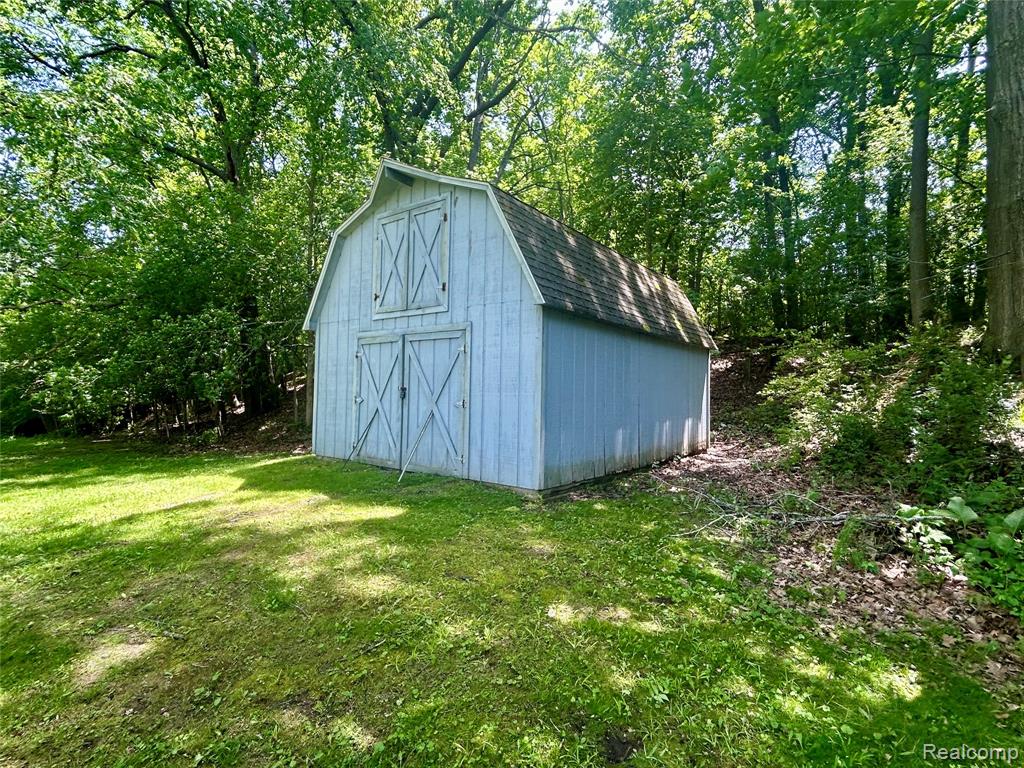 1457 West Avon Road Rochester Hills, MI 48309 - Photo 30 of 42