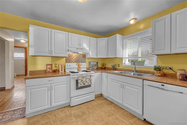 $515,000 | 3650 South Delaware Street, Englewood, CO 80110