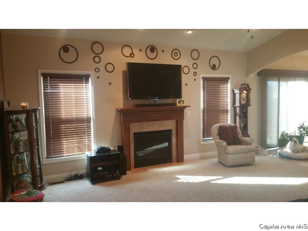 717 Racastle Road Chatham, IL 62629 - Photo 8 of 23 Gallery Image 8