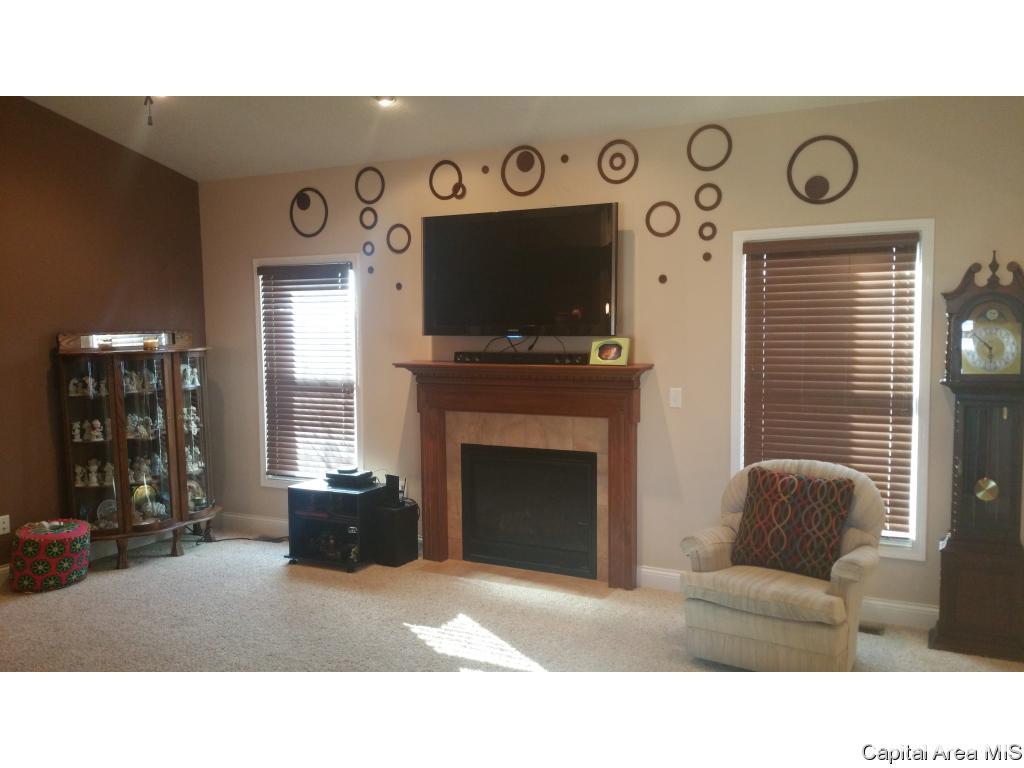 717 Racastle Road Chatham, IL 62629 - Photo 9 of 23 Gallery Image 9