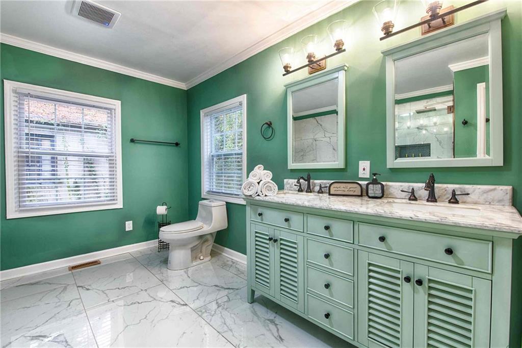 1225 Graymont Drive Southwest Atlanta, GA 30310 - Photo 2 of 16 Gallery Image 2