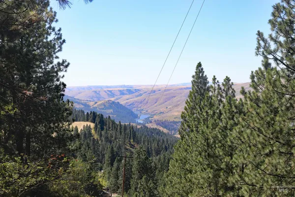 $450,000 | 37596 Eberhardt Road, Lenore, ID 83541