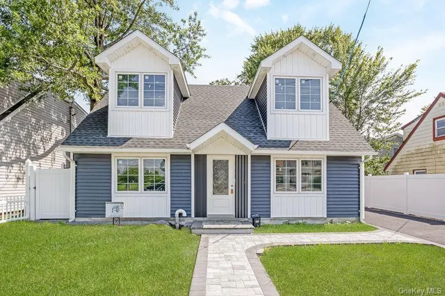 $939,000 | 335 Peninsula Boulevard, Cedarhurst, NY 11516