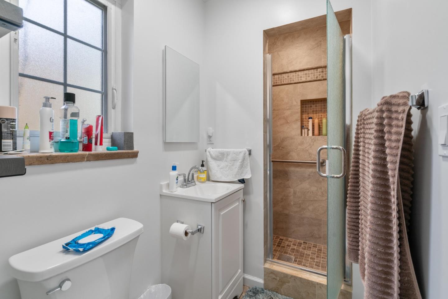 321 Second Street Santa Cruz, CA 95060 - Photo 25 of 34 a bathroom with a sink toilet and shower