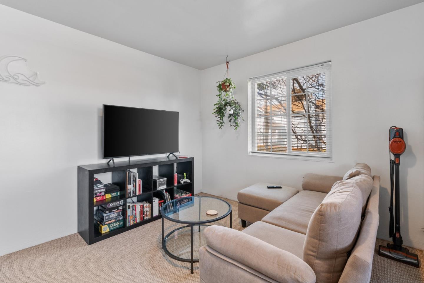 321 Second Street Santa Cruz, CA 95060 - Photo 29 of 34 a living room with furniture and a flat screen tv