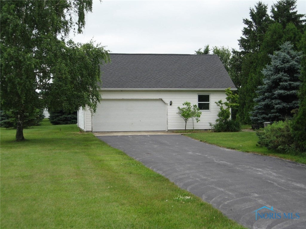 6746 Muir Road Pemberville, OH 43450 - Photo 4 of 20 Gallery Image 4