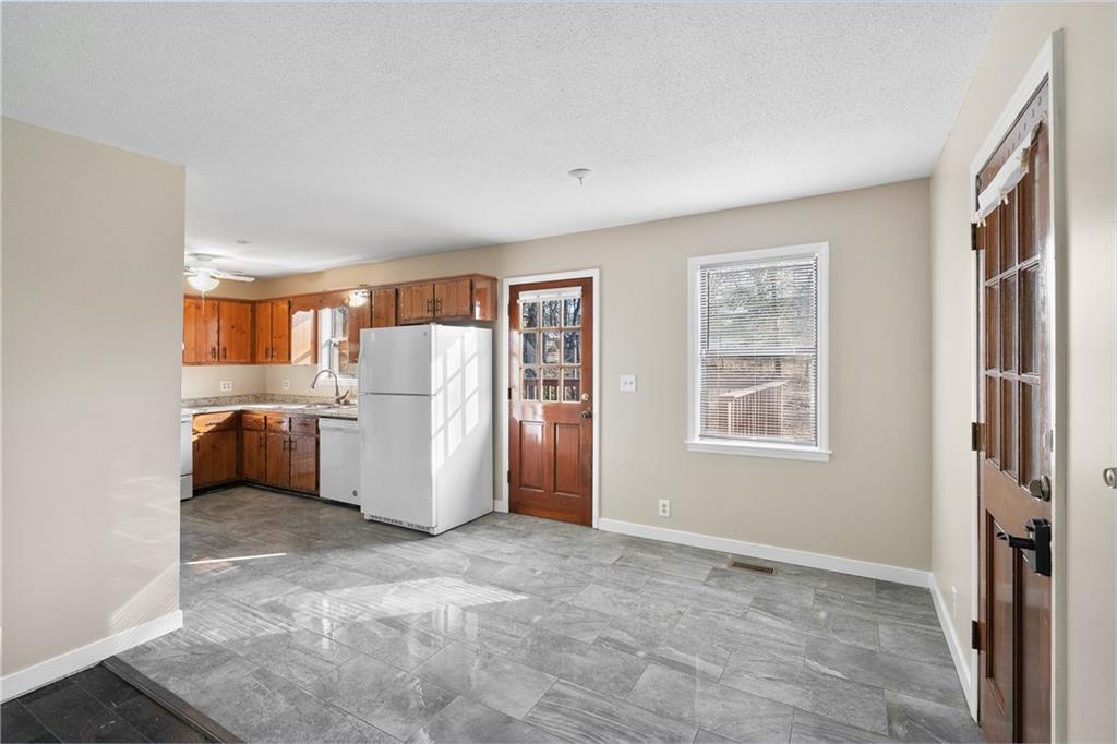 629 West Broadacre Road Northwest Dalton, GA 30721 - Photo 11 of 48